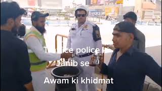 Traffic police awam ki khidmat kartay hoey ✌️#shorts #youtubeshorts #trafficpolice