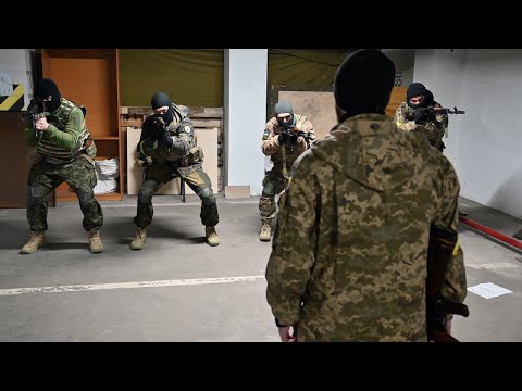 Finnish instructor trains