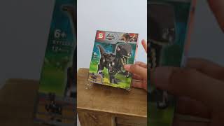 unboxing del último lego (pirata) de Jurassic World abrimos al indoraptor Velociraptor.