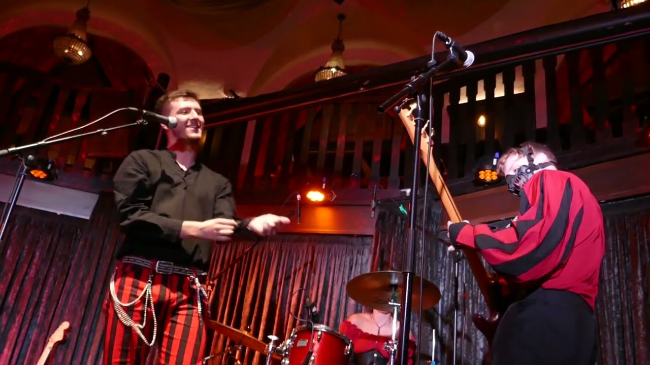2 - In Crooked Wonderment - - The Bedford - 29 - 07 - 25 - YouTube