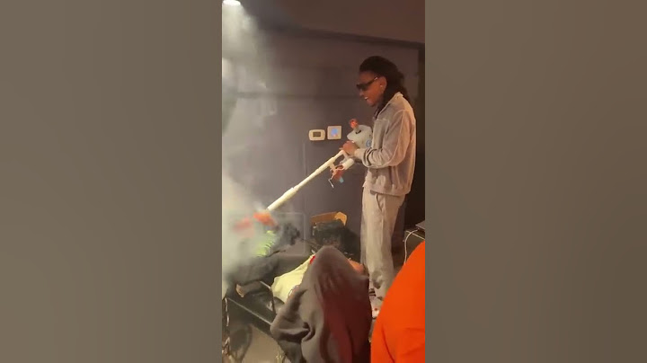 Wiz Khalifa With another Crazy “SMOKE ” machine ❤️🔥🤫 #SambaMarara