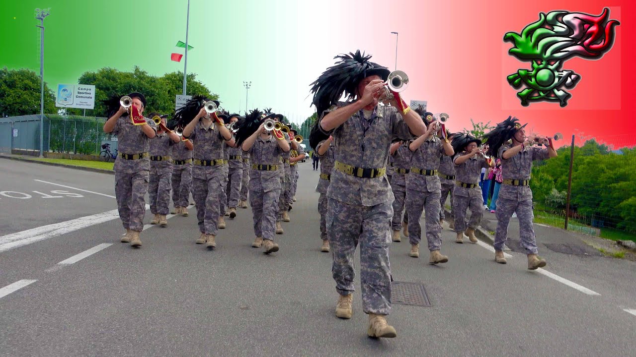 Fanfare Bersaglieri di Palazzolo s/O e di Bedizzole commemorano i monumeti dei caduti a Palosco (Bg)