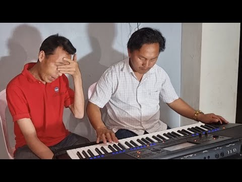 Video: Puas yog keyboard player rau qhov muag tsis pom kev?