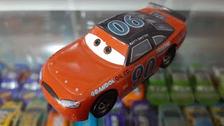 Mattel Disneypixar Cars 3 Thomasville Racing Legends Ponchy Wipeout Piston Cup Racer Bumper Save