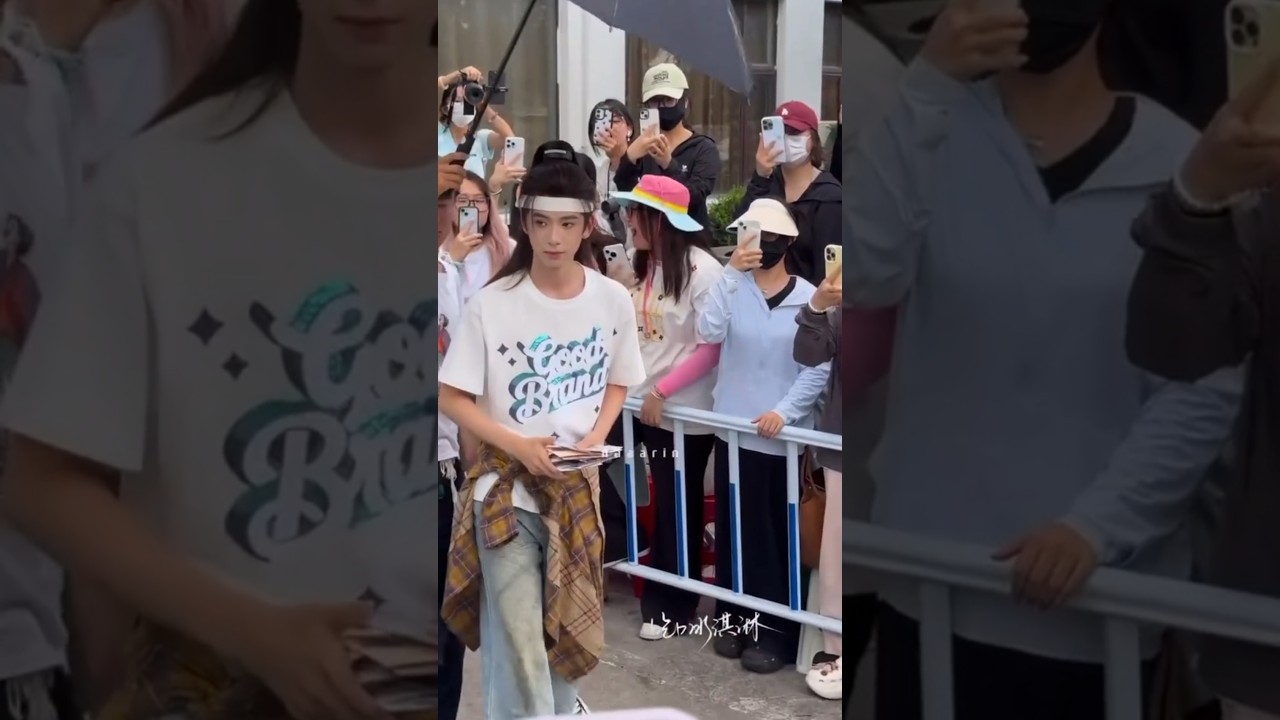 Chinese movie hero 😍 Public loves him, and I love him too! ❤️"