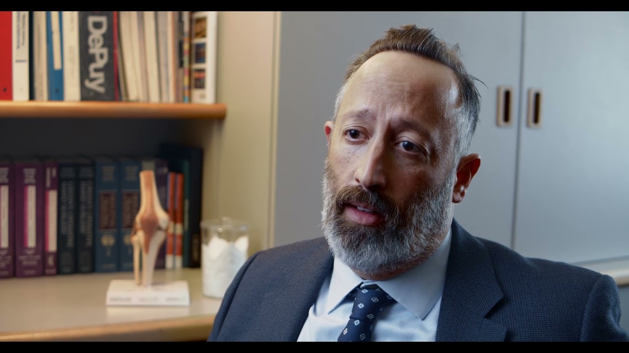 Christian Heywood, MD | Sports Medicine | Total Joint Orthopedic Surgery - SPANISH