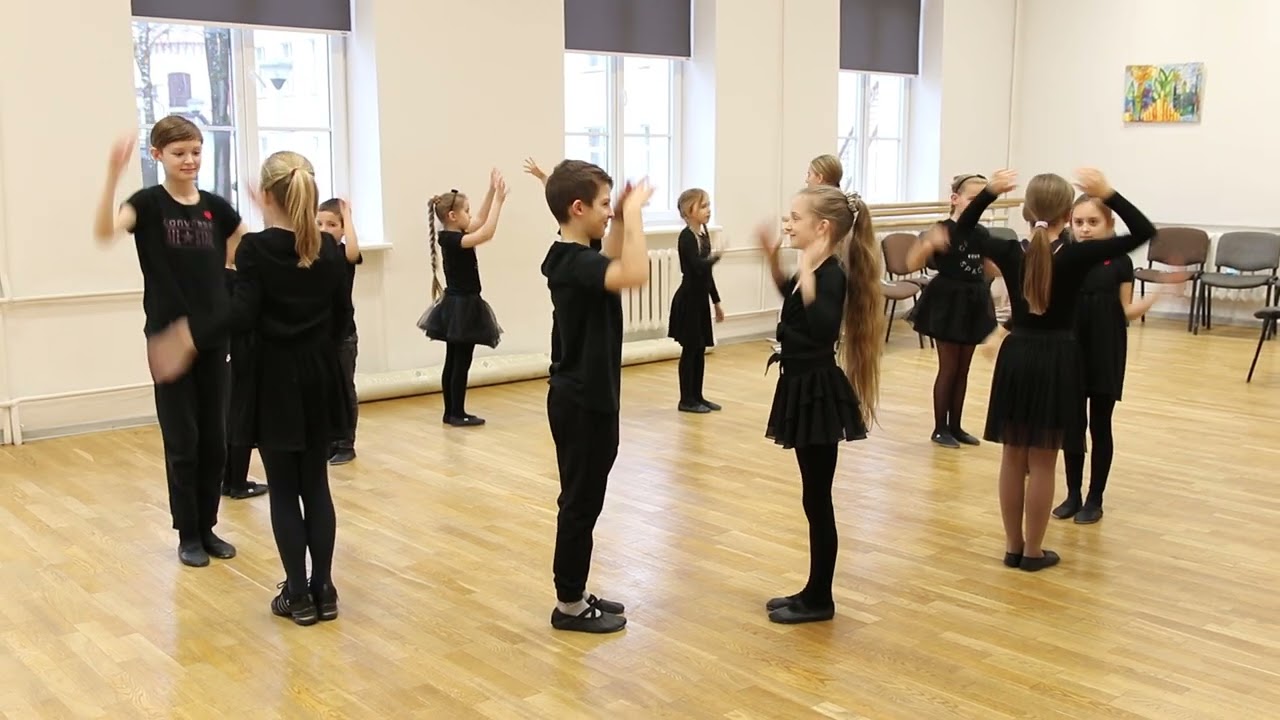 TMM 2-os šokio klasės mokinių šokis-rateliai „Eikš ir tu“