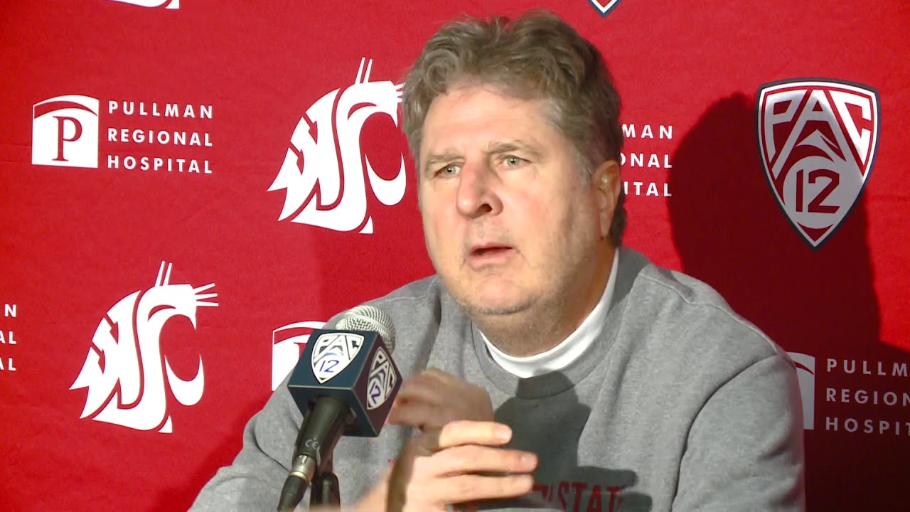 WSU coach Mike Leach calls reporter a 'sanctimonious troll' - YouTube