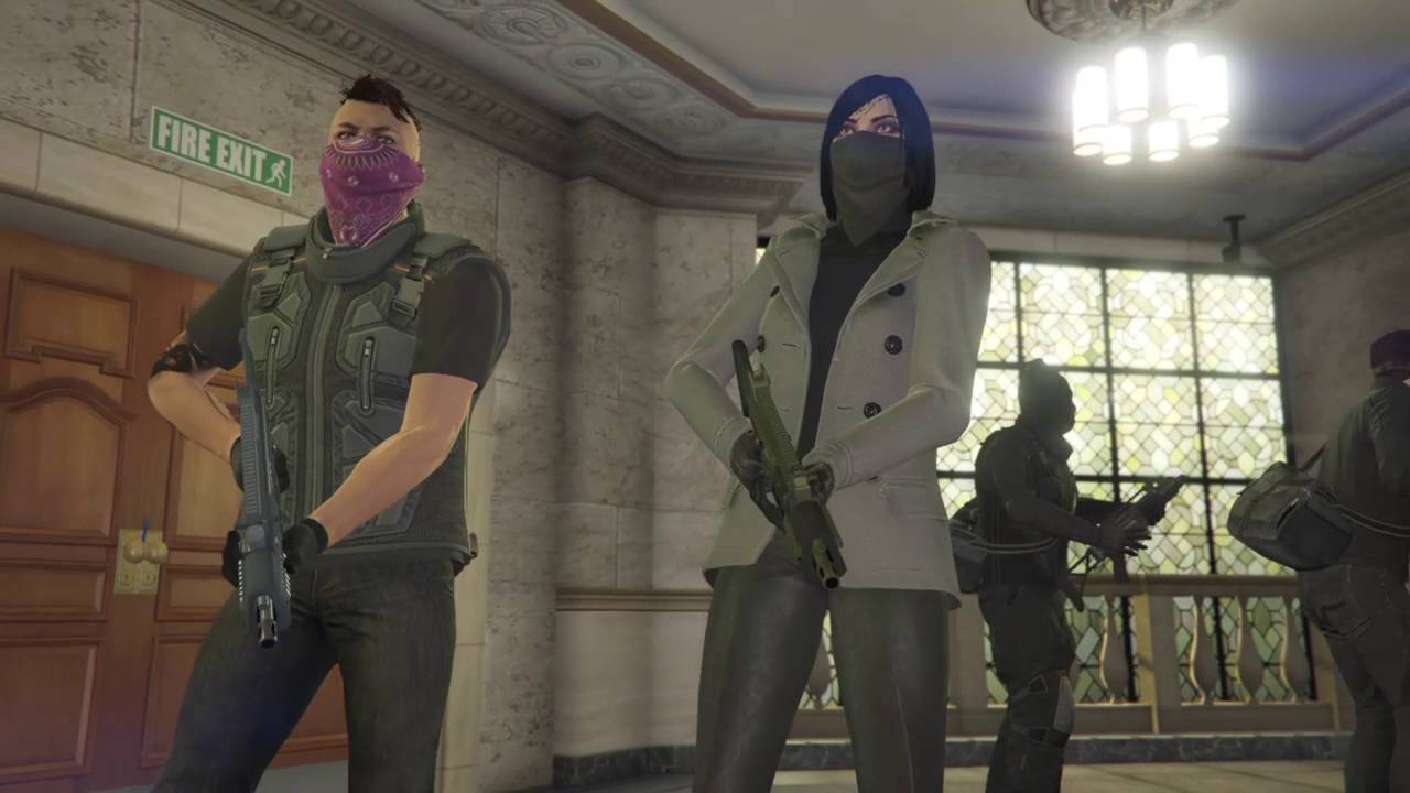 GTA 5 Heist Funny Glitch (Getting a CAR IN THE BANK!!)