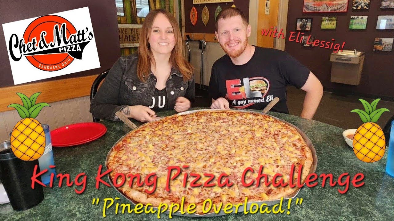 KING KONG PIZZA CHALLENGE WITH ELI LESSIG!! PINEAPPLE OVERLOAD