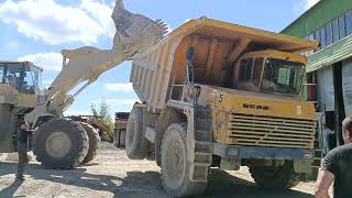 You haven&#39;t seen this yet.Mining truck towing.Te pole seda veel näinud. Kaevandusauto pukseerimine