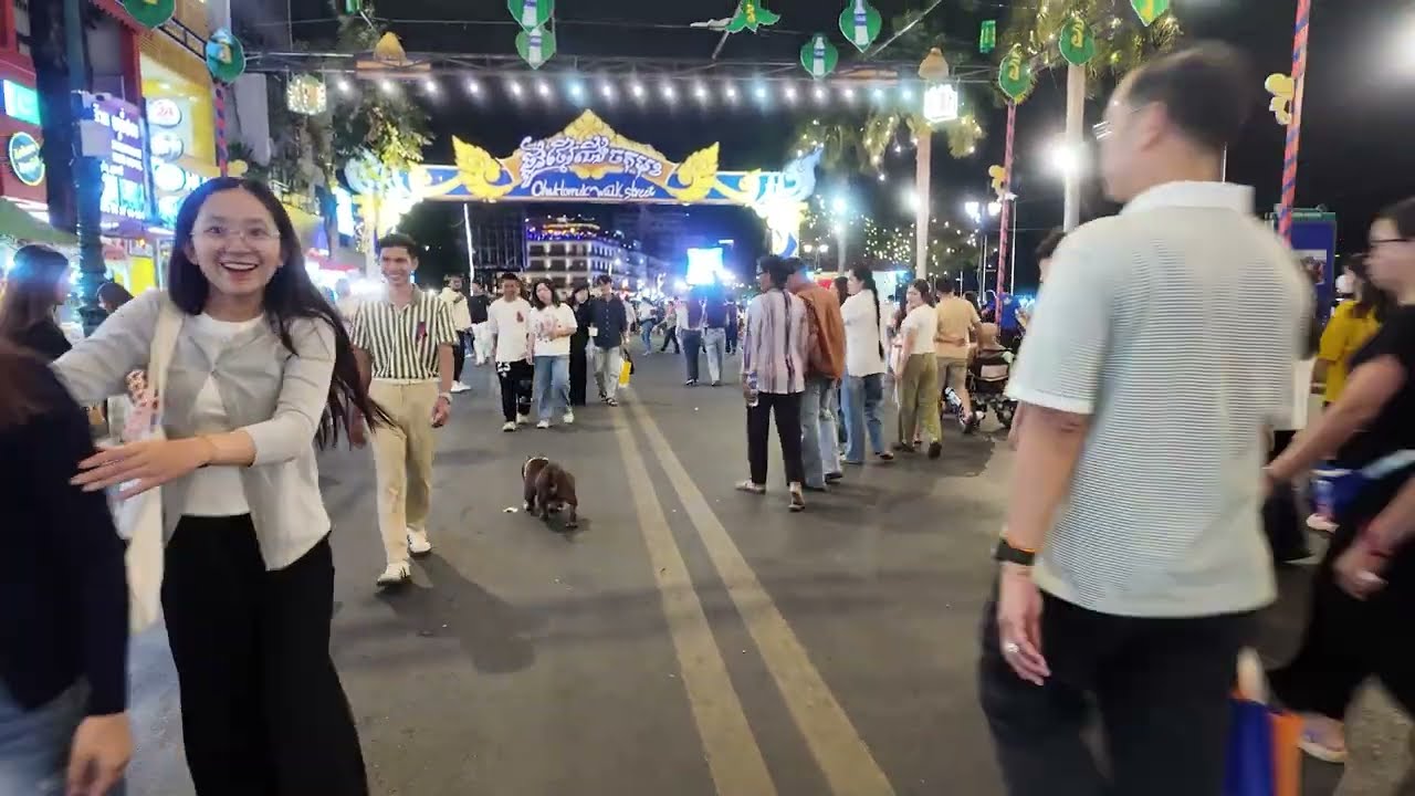 Amazing Phnom Penh Walking Tour Night View, Chaktomuk Walk Tour Scene #393