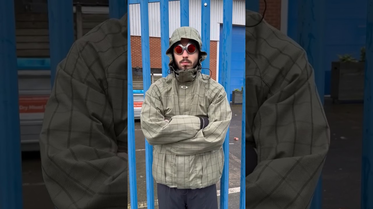 Vintage Oakley Multi Pocket Goretex Jacket