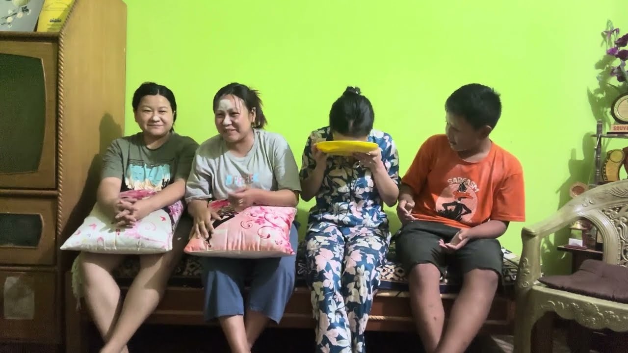 Try not to laugh 🤭