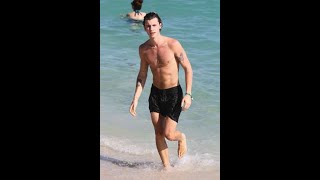 Sean Penn's ex Leila George hits the beach in Australia in a red bikini, plus more stars' beach bod