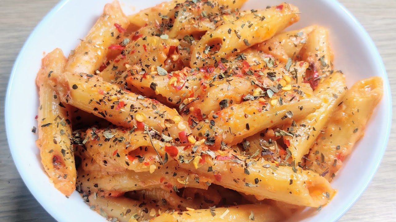 I Tried GIGI HADID'S FAMOUS SPICY VODKA SAUCE PASTA TRENDING TIKTOK