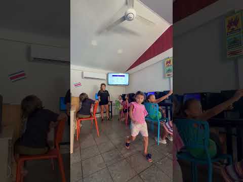 Un día de clases en el voluntariado #costarica #aventura #sobrino