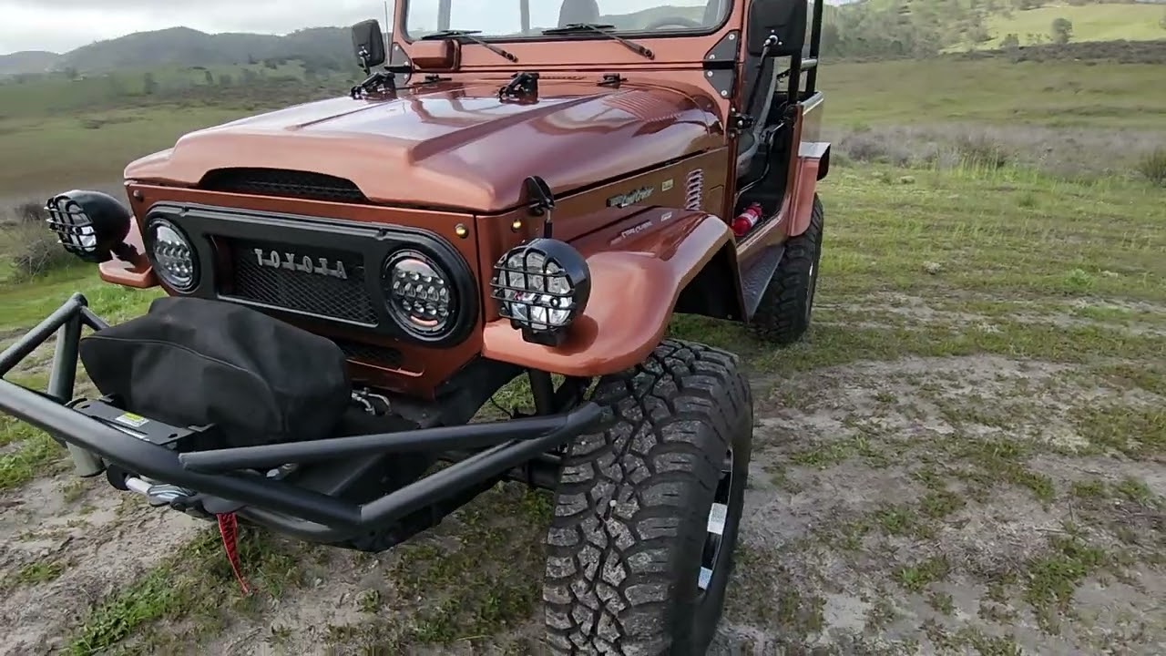 1975 Toyota FJ40 V8 for sale for $42,500 - Lights