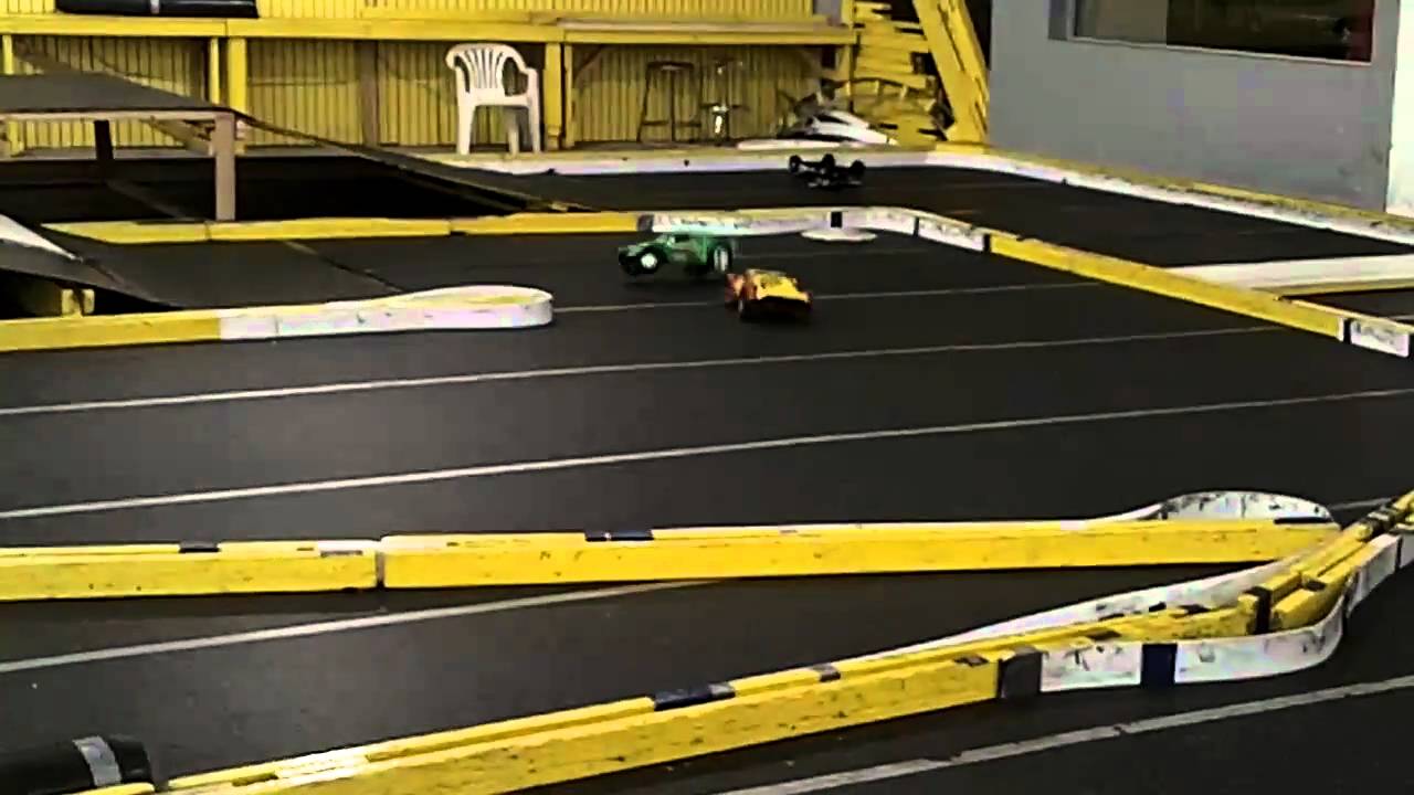 Larry's performance rc's King of the hill race 1/4 - YouTube