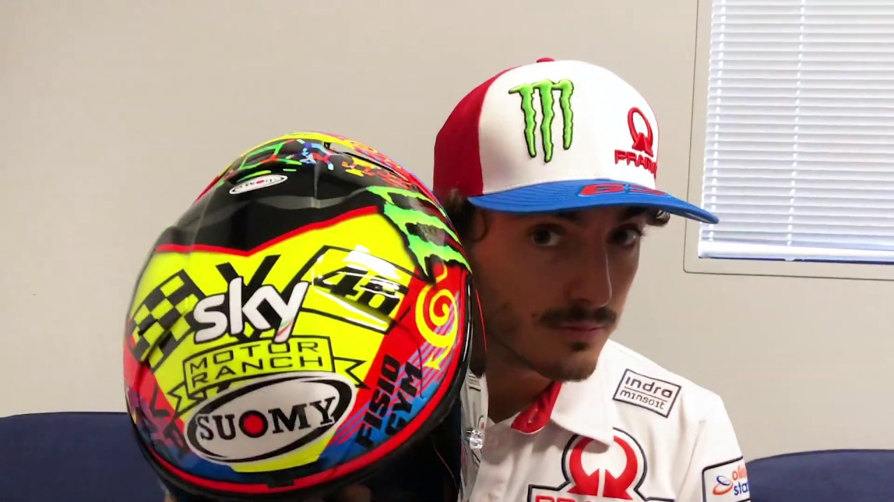 Pecco Bagnaia presenta il suo casco speciale per il GP di Misano - YouTube