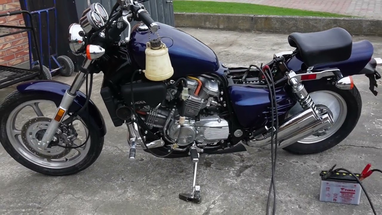 Honda Super Magna VF 750 Praca Silnika