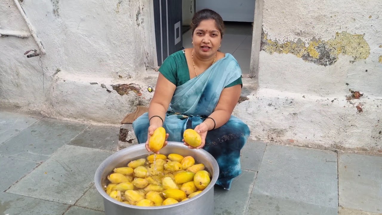 माहेरी सर्वांसाठी आमरस पुरणपोळीच जेवण..😍 सकाळी केली सुरुवात ..🤗 उडदाचे पापड सुरु..🥰