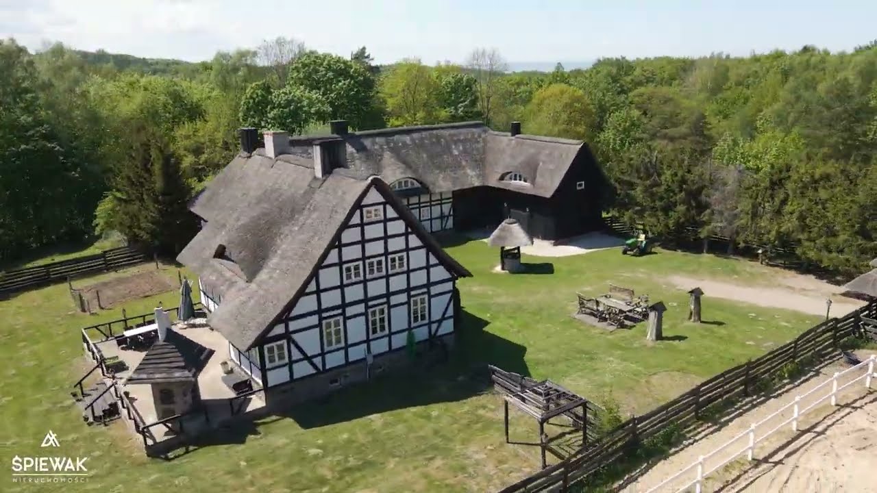 Biała Leśniczówka w Kadynach - Śpiewak Nieruchomości