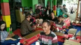 Gending Kutut Manggung minggah Ayak - ayak penutup.