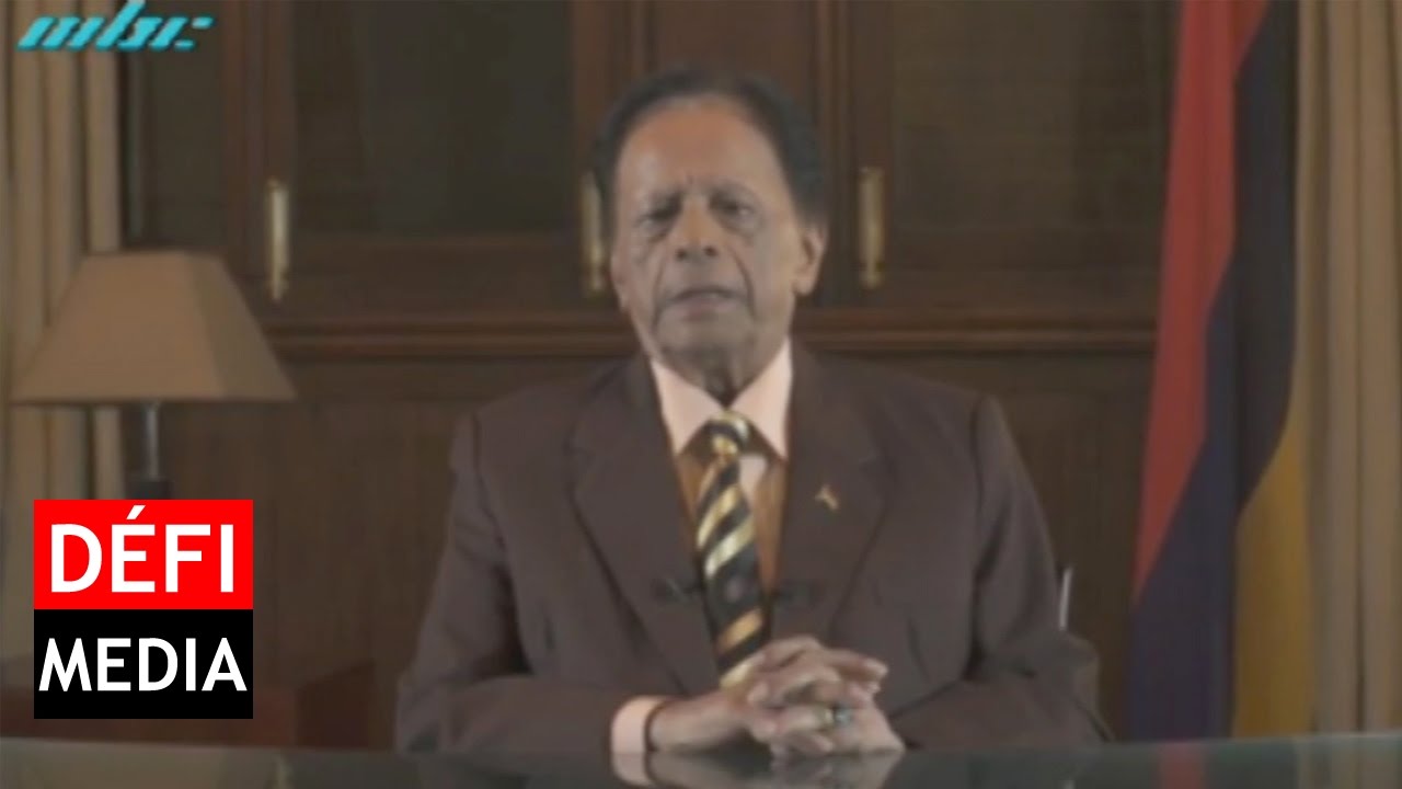 Extrait : Sir Anerood Jugnauth cède le pouvoir à Pravind Jugnauth