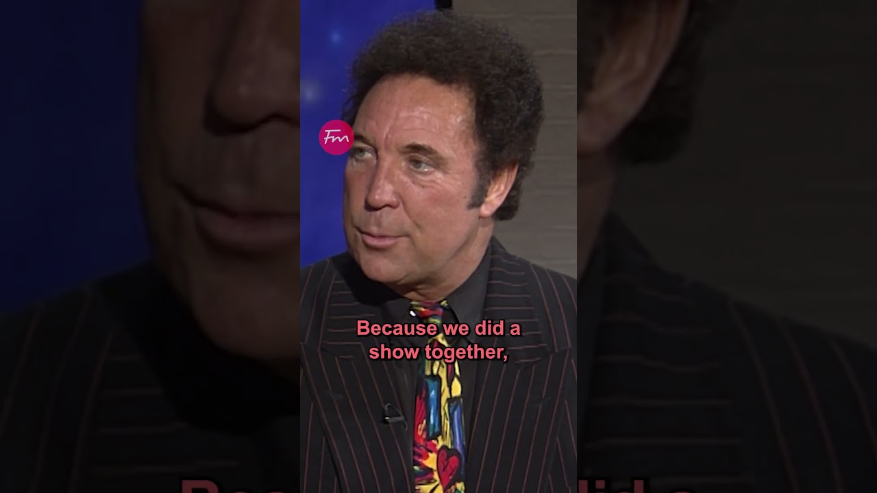 Dolly Parton Streaks on Tom Jones' Lawn! 🌝 