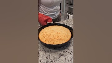 True southern cornbread. No sugar in sight. 👀 #recipe #easyrecipe #southerncooking #cornbreadrecipe