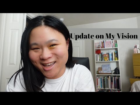 WEEKLY VLOG | Baking and Halloween Movies, Trying to Acquire Sneakers and Cataract Surgery Again