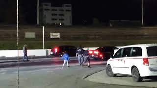 Challenger Hellcat vs 300 srt8