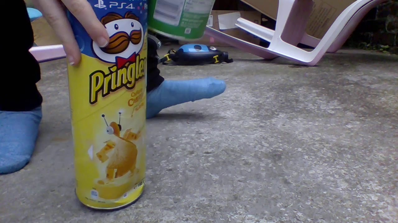 Smashing enemy pringle cans - YouTube