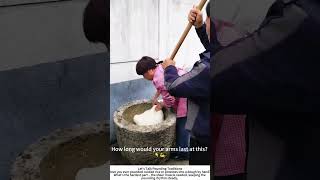 Handmade Rice Cake – Pounding Glutinous Rice with a Wooden Mallet 🍚🔨