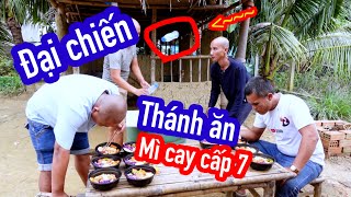 Đại Chiến Thánh Ăn : Mì Cay Cấp Độ 7 Tặng Thêm 2 Trái Ớt Siêu Cay | Son Duoc Vlogs