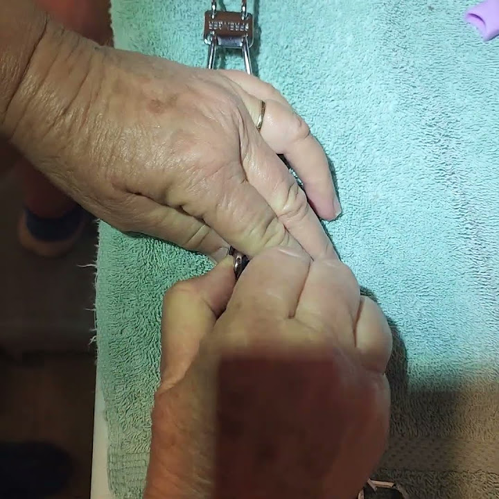 How to 'fix' a Spenger prong dog collar putting back and removing