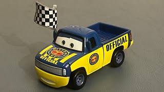 Disney/Pixar Cars Diecast Review: Dexter Hoover with Checkered Flag (Piston Cup Flagman) Disney/Pixar Cars Diecast Review: Dexter Hoover with Checkered Flag (Piston Cup Flagman)