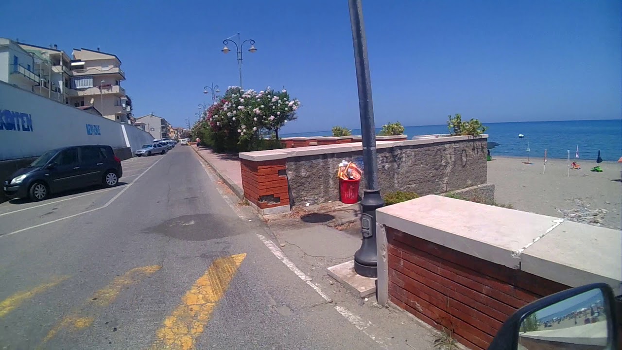 giro sul lungomare di Crucoli Torretta