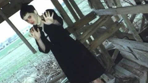 Most Terrifying Photo Ever Taken: The Murder of Re...