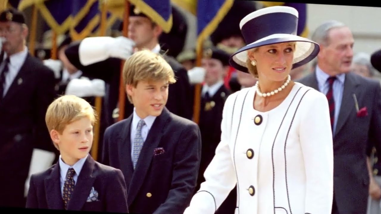 Beautiful Tribute to Princess Diana (The People's Princess) bekijken op YouTube Beautiful Tribute to Princess Diana (The People's Princess) bekijken op YouTube