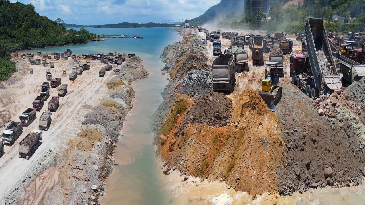 Amazing Huge Land Reclamation Process Dump Truck Management Fast Work amazing-huge-land-reclamation-process-dump-truck-management-fast-work