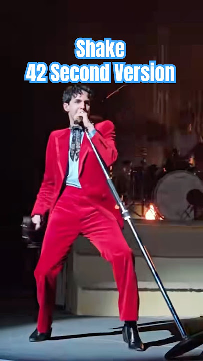 Stephen Sanchez and the #mooncrests performing Shake in 42 seconds #stephensanchez #concert