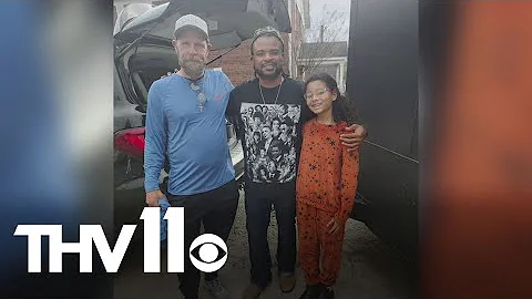 This father-daughter duo is helping the homeless this holiday season