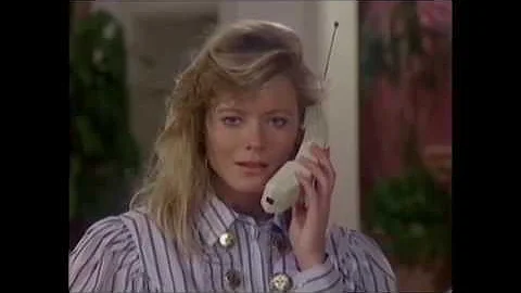 Dallas: Casey Denault tries to con April and Lucy.