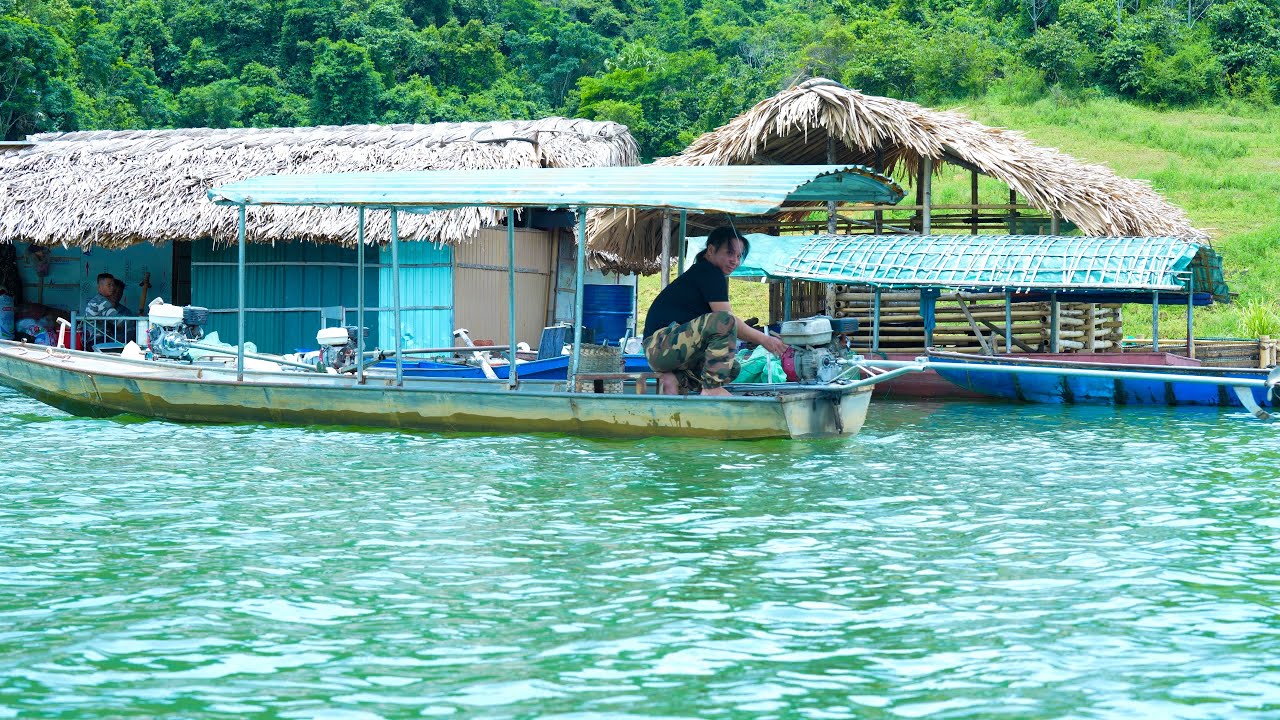 Life on the River, Harvesting and Making Bamboo Shoots Chili: River Survival | EP.481