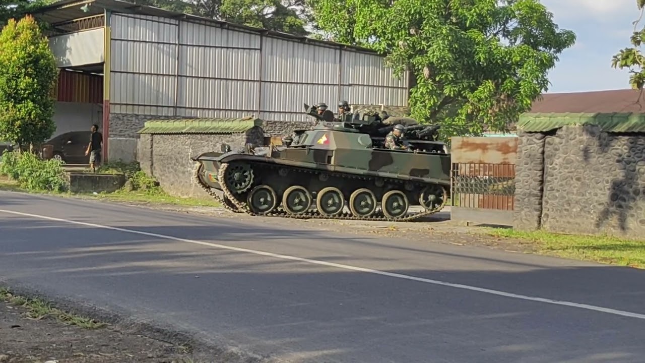 Ada tank lewat di ambarawa | tank | tentara | ambarawa