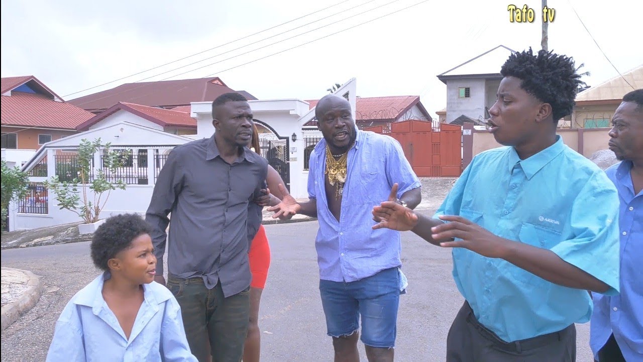 Akabenezer A.K.A Mr Chains A.K.A Burger Kakalika Clashes Mr Moral The English Professor😁Opoku Bilson