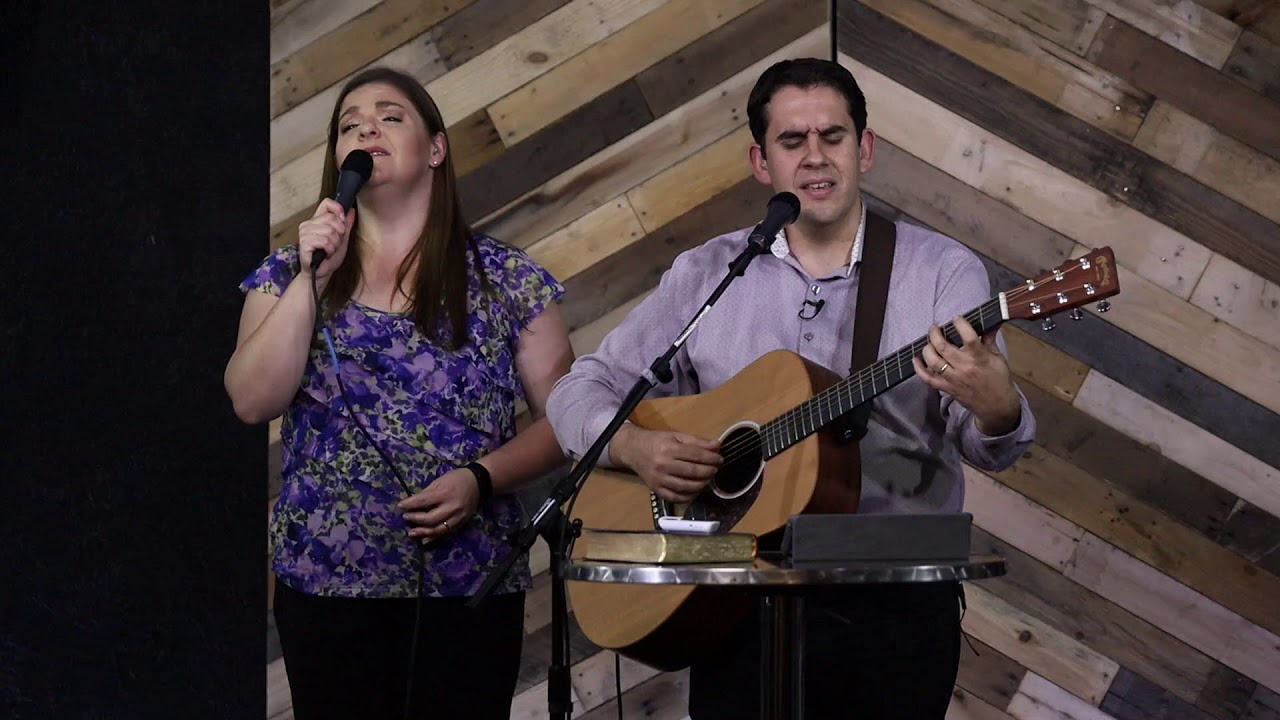 Extiende Tu Mano (Cover by Augusto & Vale)