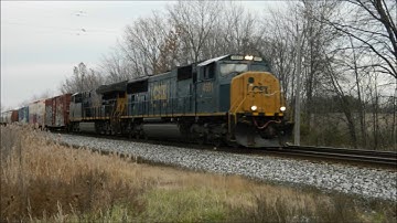 CSX Freight (Possibly Q363) - Freshly Repainted YN3b SD70MAC #4691 - Mentor Ohio Nov 2017